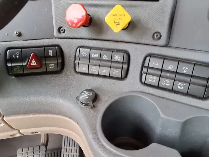 2018 FREIGHTLINER/MERCEDES CASCADIA 125