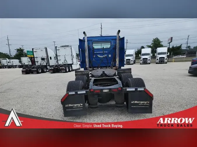 2017 VOLVO VNL300