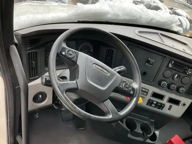 2021 FREIGHTLINER CA126