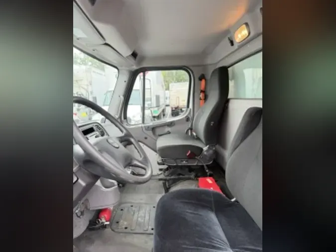 2018 FREIGHTLINER/MERCEDES M2 106
