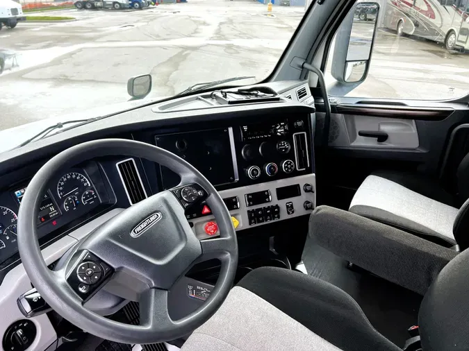 2020 FREIGHTLINER CASCADIA 126