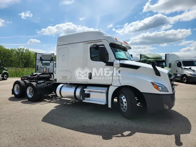 2022 FREIGHTLINER Cascadia 126