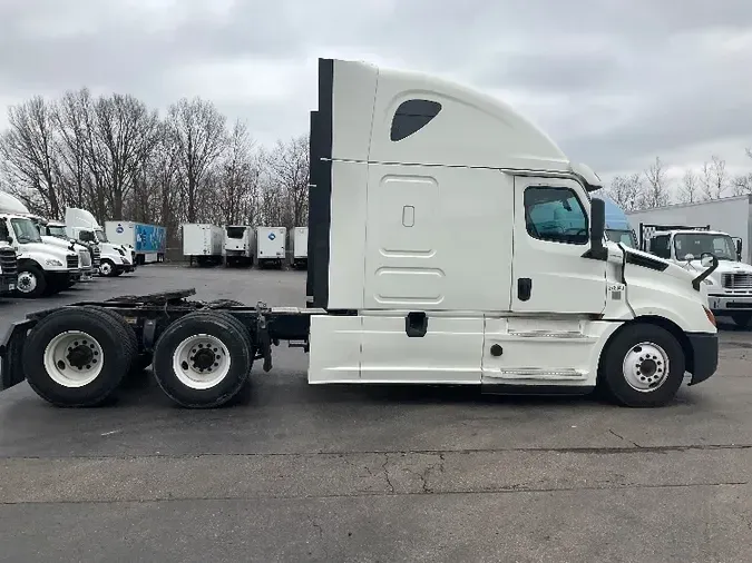 2018 FREIGHTLINER T12664ST