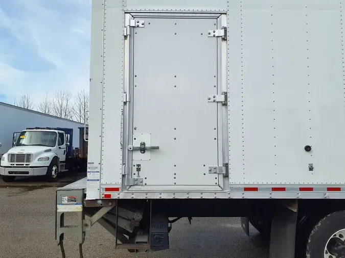 2019 FREIGHTLINER/MERCEDES M2 106
