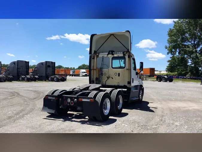 2019 Freightliner Cascadia 125