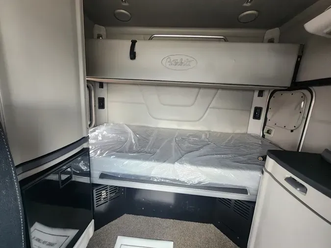 2021 PETERBILT 567
