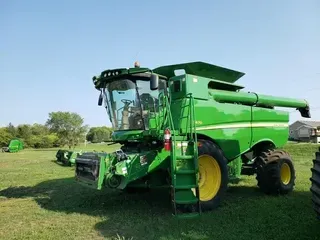 2017 John Deere S670