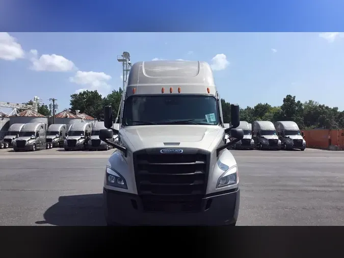 2025 Freightliner Cascadia 126