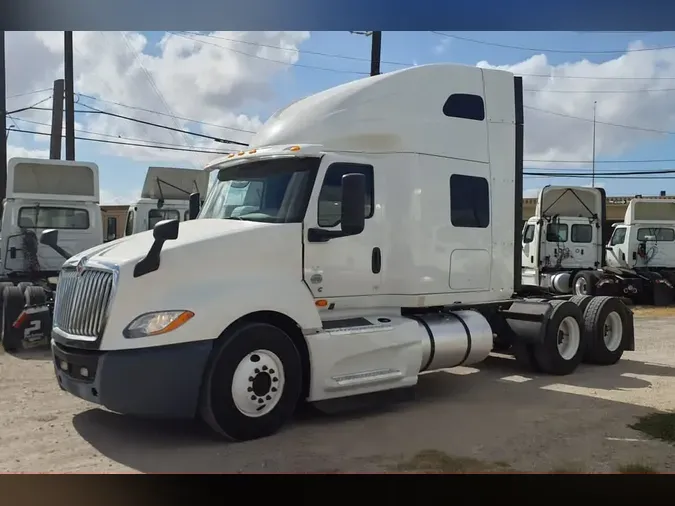 2019 NAVISTAR INTERNATIONAL LT625 SLPR CAB