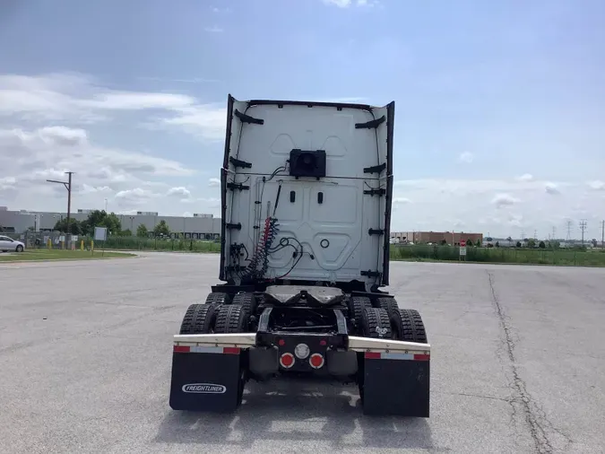 2023 Freightliner Cascadia 126