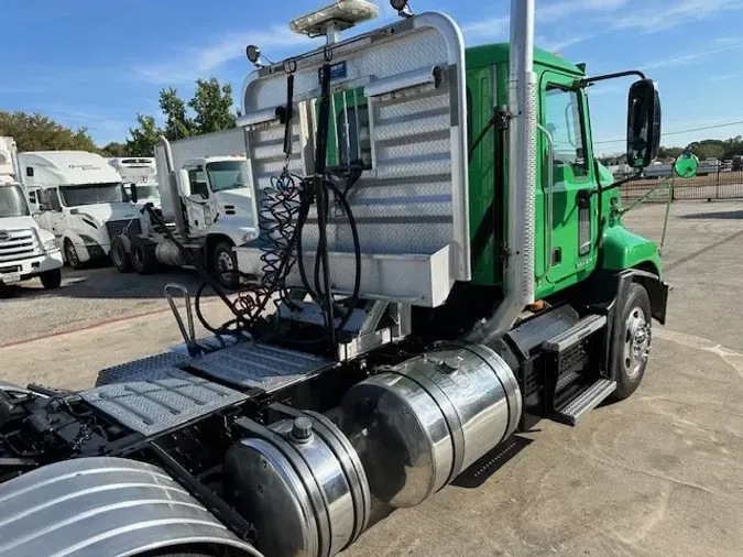 2018 MACK CXU613