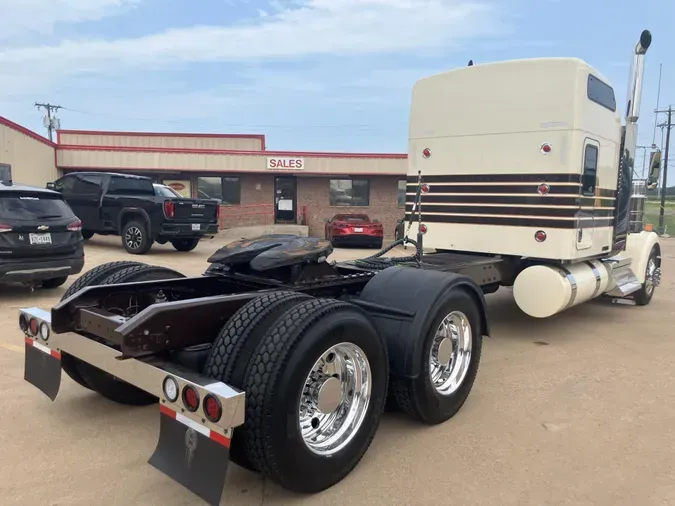 2024 Kenworth W900L