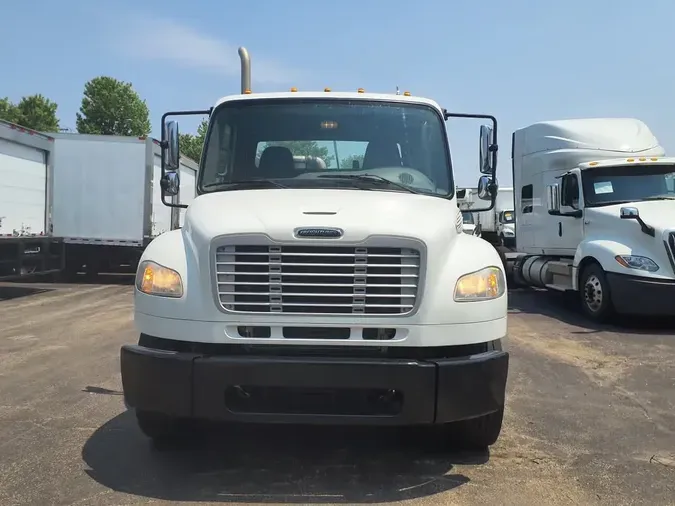 2016 FREIGHTLINER M2 106