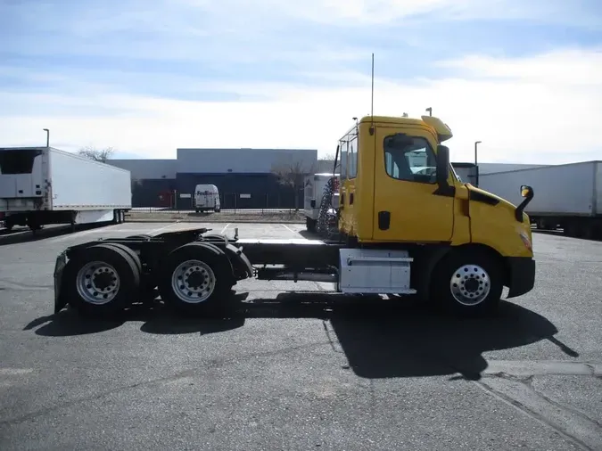 2020 FREIGHTLINER/MERCEDES NEW CASCADIA 116