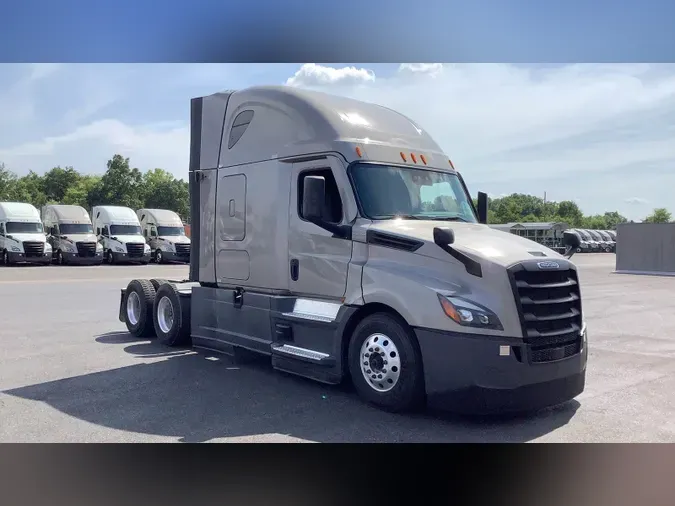 2022 Freightliner Cascadia 126725bfbb5e0b0386aa9c2c3fe80109c8f
