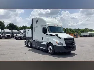 2020 Freightliner Cascadia 126
