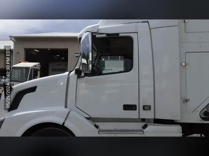 2016 Volvo VNL300