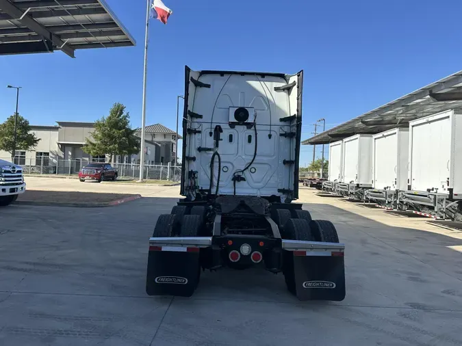 2021 Freightliner Cascadia726c49f6cecadf92da3ad318341a3109