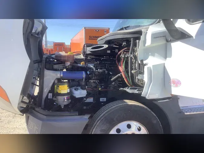 2022 Freightliner Cascadia 126726dfd21dc6a86a7cb8bf8fd3a052282