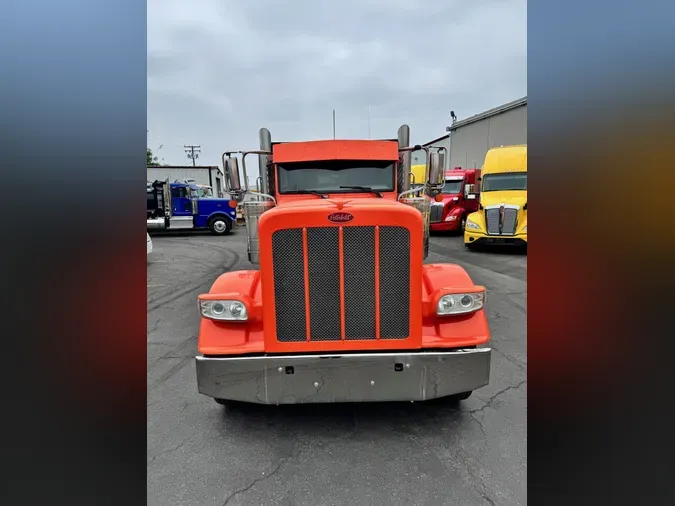 2017 Peterbilt 389