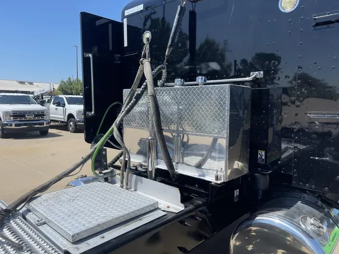 2021 Peterbilt 389