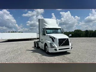 2017 Volvo VNL300