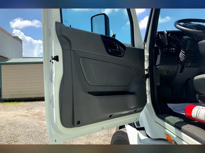 2021 INT RH613 6x4