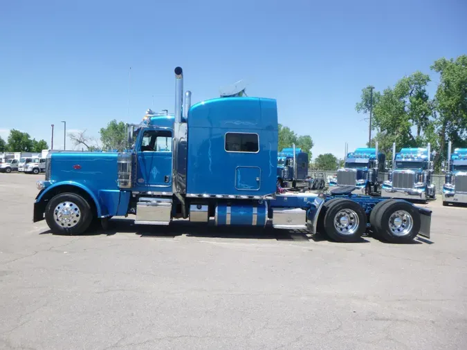 2020 Peterbilt 389