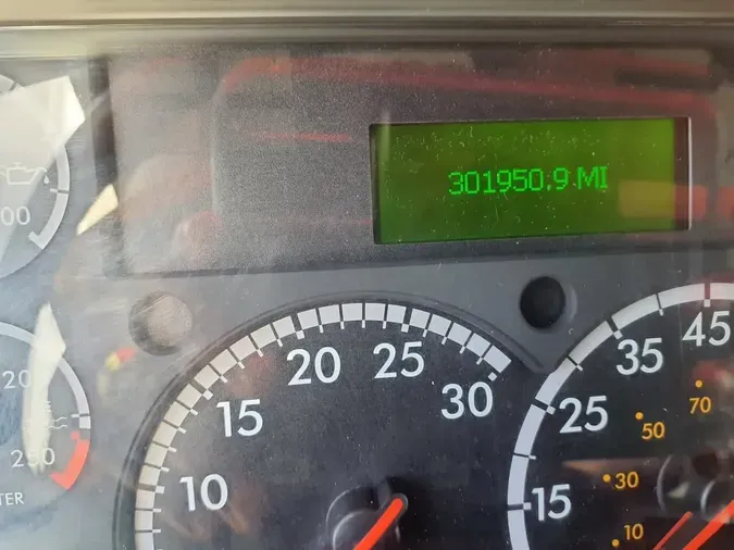 2018 FREIGHTLINER M2 106