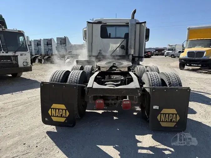 2004 MACK VISION CX613