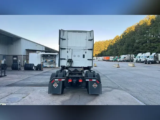 2022 International LT