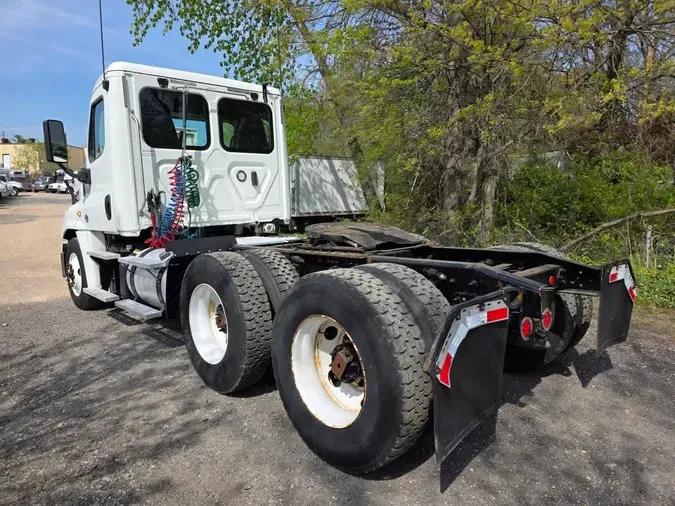 2018 FREIGHTLINER/MERCEDES CASCADIA 125