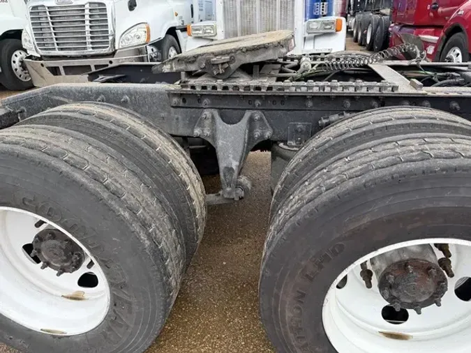 2019 INTERNATIONAL LT