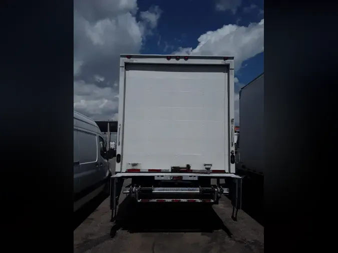 2018 FREIGHTLINER/MERCEDES M2 106