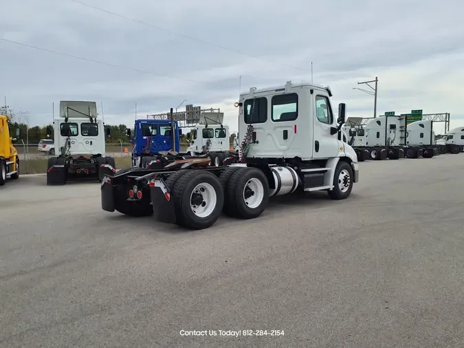 2017 FREIGHTLINER/MERCEDES CASCADIA 113