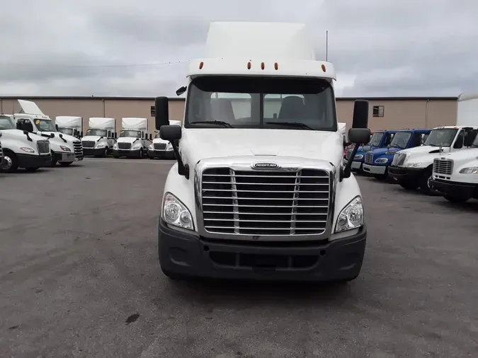 2018 FREIGHTLINER CASCADIA 113