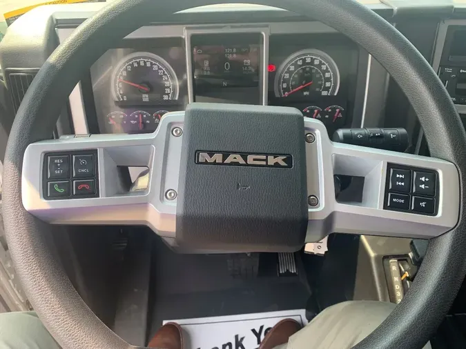 2026 MACK MD MD6 151 WB