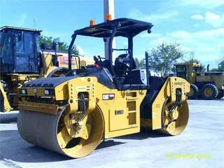 2017 CATERPILLAR CB10