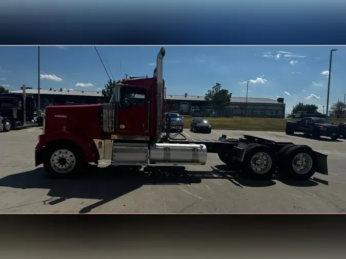 2018 KENWORTH W900