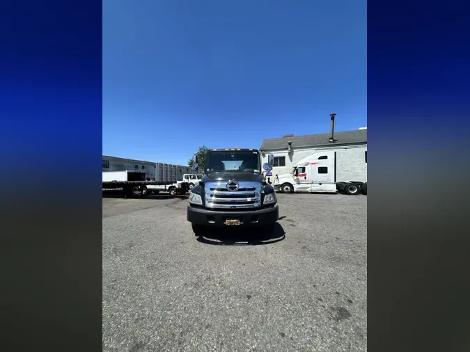 2015 HINO 338
