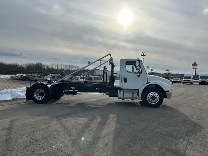2017 Freightliner M2 106