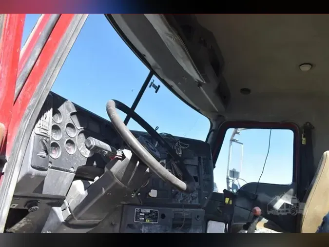 2013 MACK GRANITE GU813