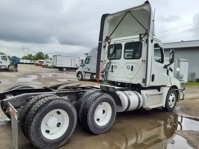 2019 FREIGHTLINER NEW CASCADIA PX12664