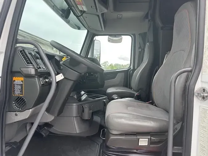 2020 VOLVO VNL64T860