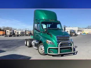 2019 Freightliner Cascadia 126