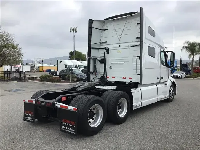 2021 VOLVO VNL760