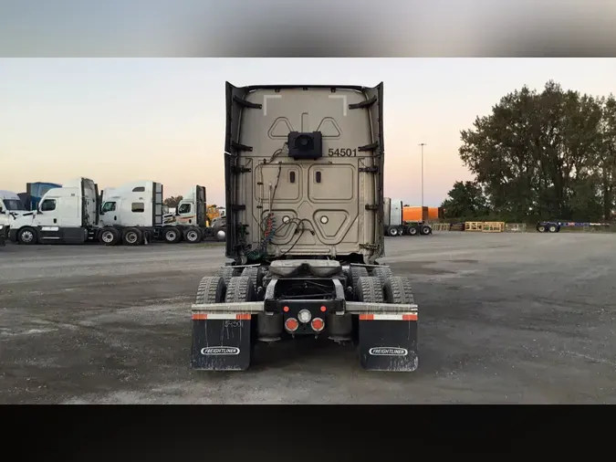 2023 Freightliner Cascadia 126