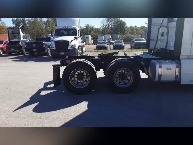 2020 Volvo VNL300