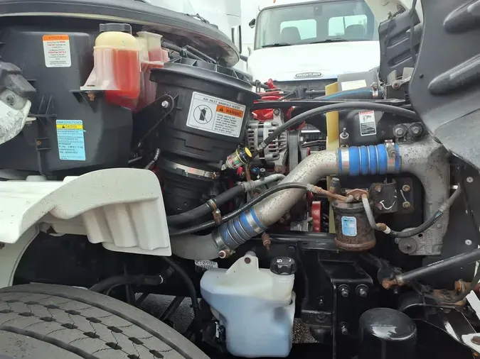 2019 FREIGHTLINER M2 106