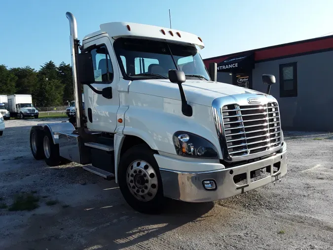 2018 FREIGHTLINER/MERCEDES CASCADIA 125